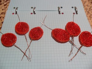 Плетение цветов розы из бисера своими руками: пошаговая инструкция, мастер-класс